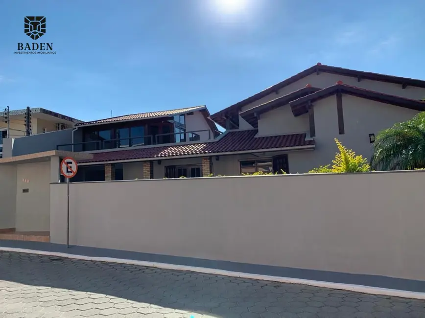 Foto 2 de Casa com 5 quartos à venda, 450m2 em Barra da Lagoa, Florianopolis - SC