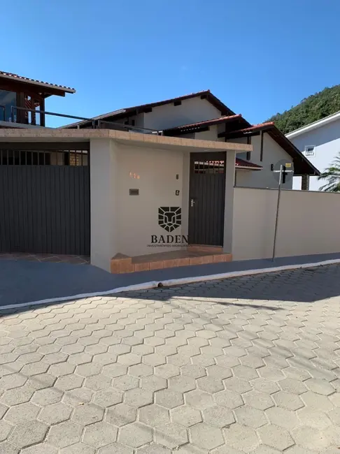 Foto 1 de Casa com 5 quartos à venda, 450m2 em Barra da Lagoa, Florianopolis - SC