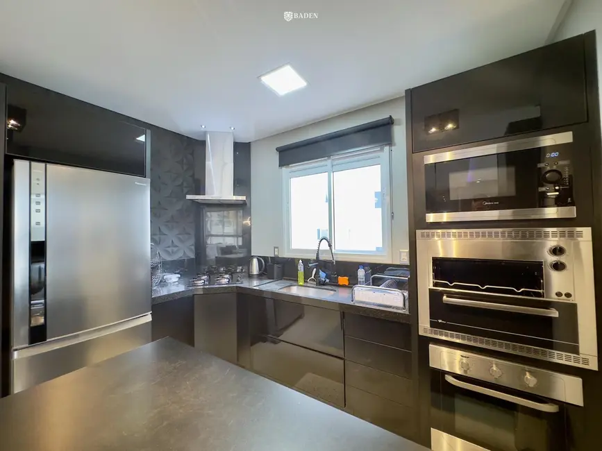 Foto 9 de Apartamento com 3 quartos para alugar, 128m2 em Centro, Balneario Camboriu - SC