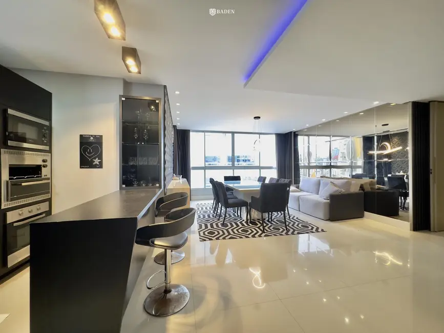 Foto 3 de Apartamento com 3 quartos para alugar, 128m2 em Centro, Balneario Camboriu - SC