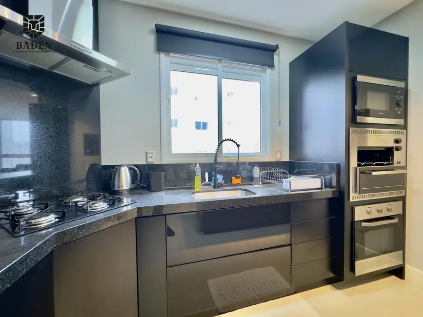 Apartamento com 3 quartos à venda, 128m2 em Centro, Balneario Camboriu - SC - imagem 8 Foto 8 de Apartamento com 3 quartos à venda, 128m2 em Centro, Balneario Camboriu - SC