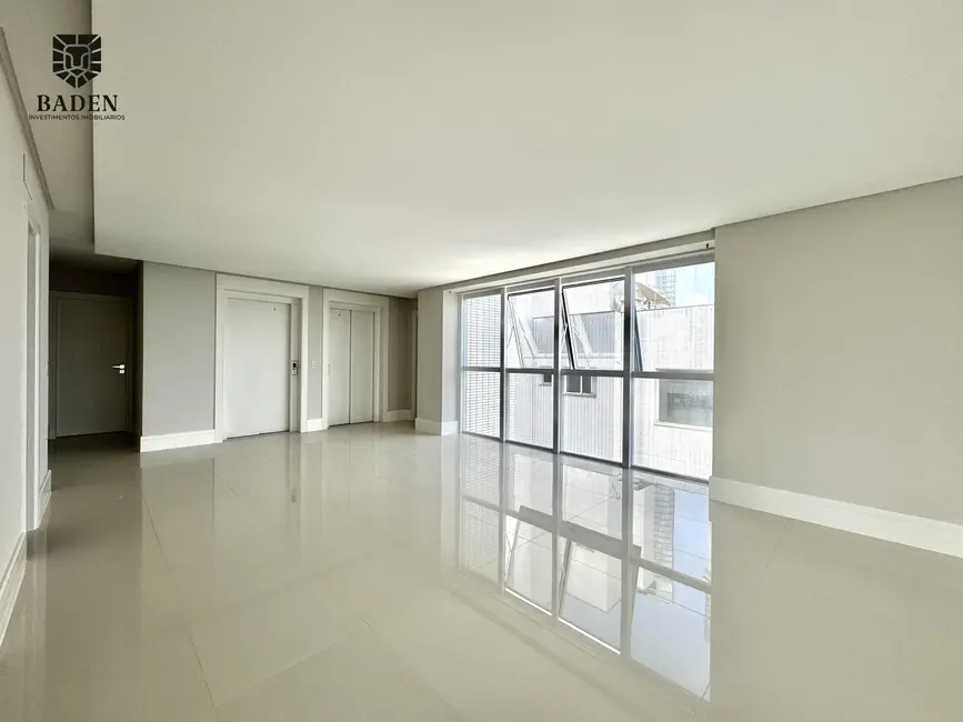Apartamento com 4 quartos à venda, 237m2 em Balneario Camboriu - SC - imagem 7 Foto 7 de Apartamento com 4 quartos à venda, 237m2 em Balneario Camboriu - SC