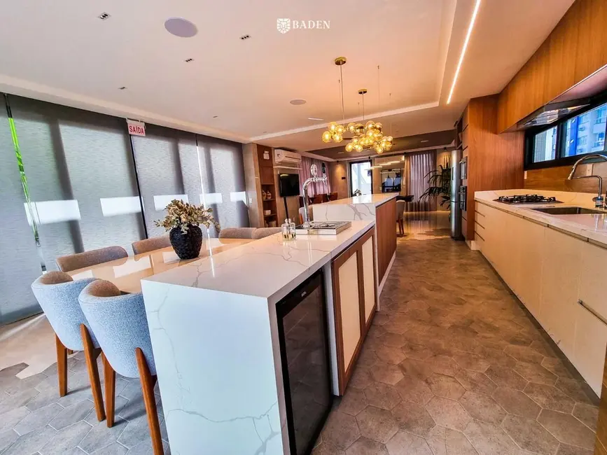 Foto 5 de Apartamento com 4 quartos à venda, 137m2 em Centro, Balneario Camboriu - SC