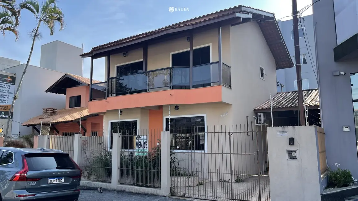 Foto 1 de Casa com 3 quartos à venda, 137m2 em Centro, Balneario Camboriu - SC