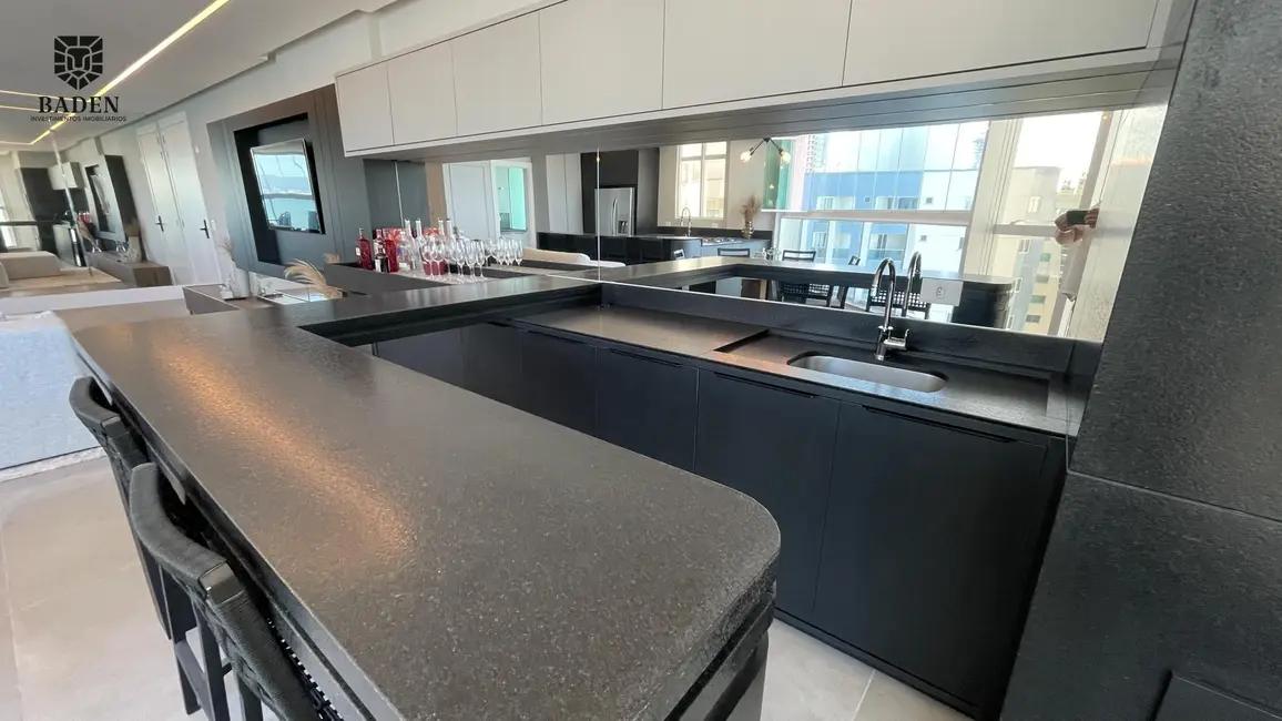 Foto 5 de Apartamento com 3 quartos à venda, 127m2 em Itapema - SC