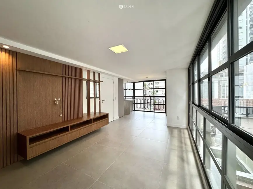 Foto 3 de Apartamento com 3 quartos para alugar, 94m2 em Centro, Balneario Camboriu - SC
