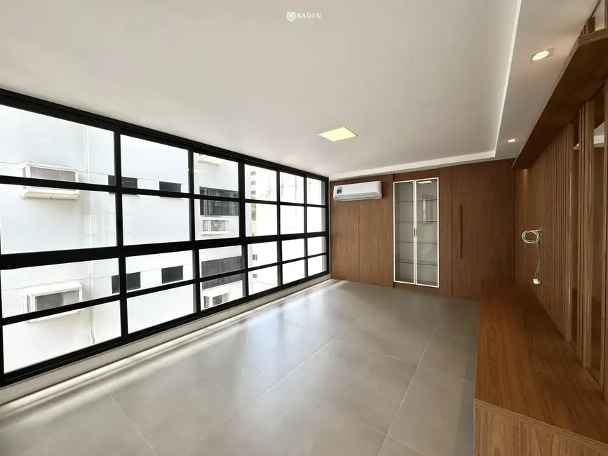 Foto 6 de Apartamento com 3 quartos para alugar, 94m2 em Centro, Balneario Camboriu - SC
