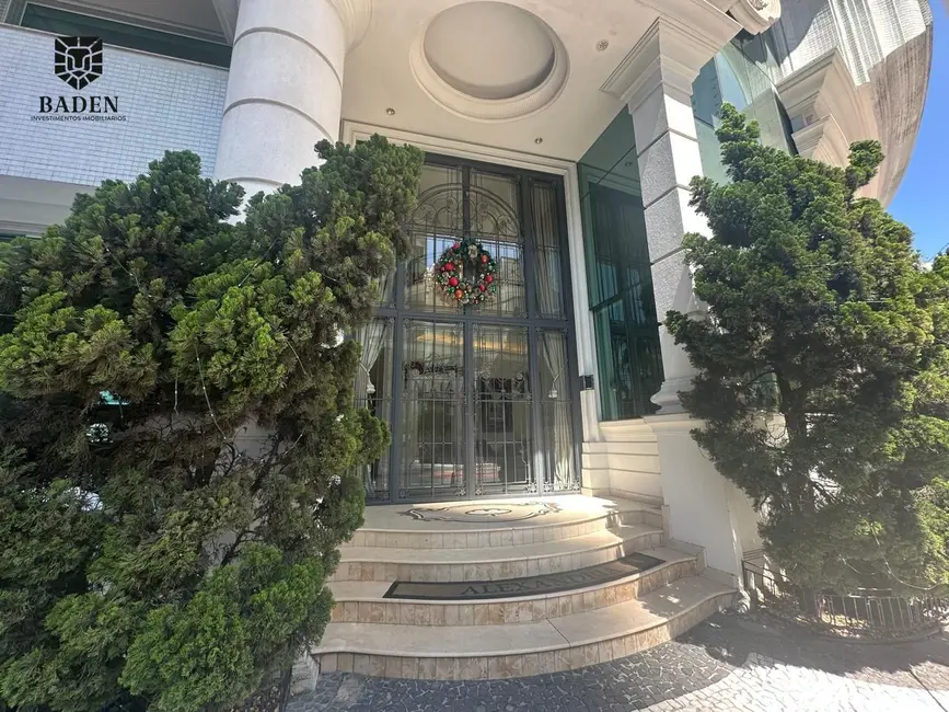 Foto 1 de Apartamento com 3 quartos à venda, 217m2 em Centro, Balneario Camboriu - SC
