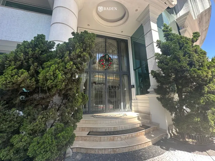 Foto 1 de Apartamento com 3 quartos à venda, 217m2 em Centro, Balneario Camboriu - SC
