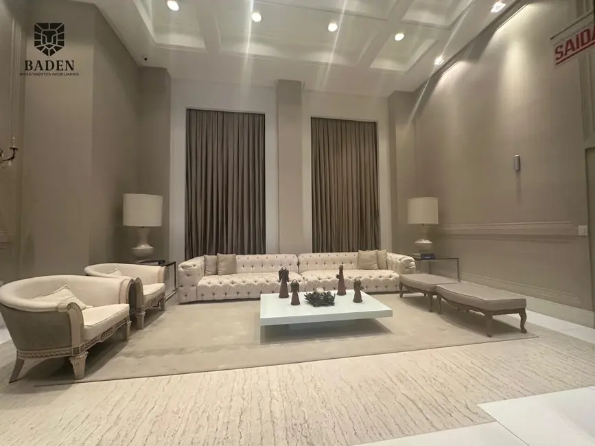 Apartamento com 3 quartos para alugar, 162m2 em Centro, Balneario Camboriu - SC - imagem 2 Foto 2 de Apartamento com 3 quartos para alugar, 162m2 em Centro, Balneario Camboriu - SC