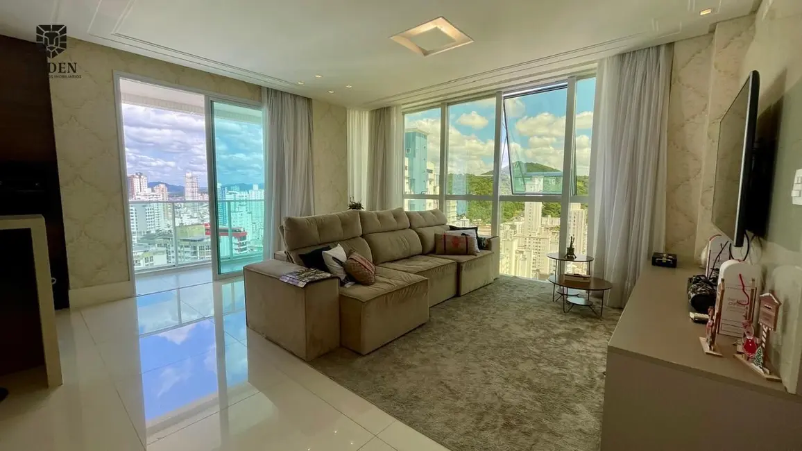 Apartamento com 3 quartos para alugar, 162m2 em Centro, Balneario Camboriu - SC - imagem 3 Foto 3 de Apartamento com 3 quartos para alugar, 162m2 em Centro, Balneario Camboriu - SC