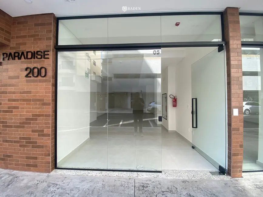 Foto 1 de Sala Comercial com 1 quarto para alugar, 75m2 em Centro, Balneario Camboriu - SC