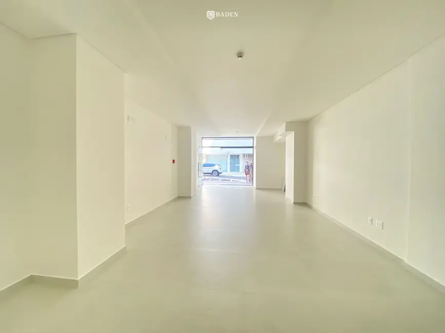 Foto 3 de Sala Comercial com 1 quarto para alugar, 75m2 em Centro, Balneario Camboriu - SC