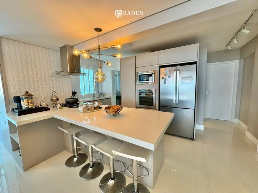 Foto 8 de Apartamento com 3 quartos à venda, 220m2 em Balneario Camboriu - SC