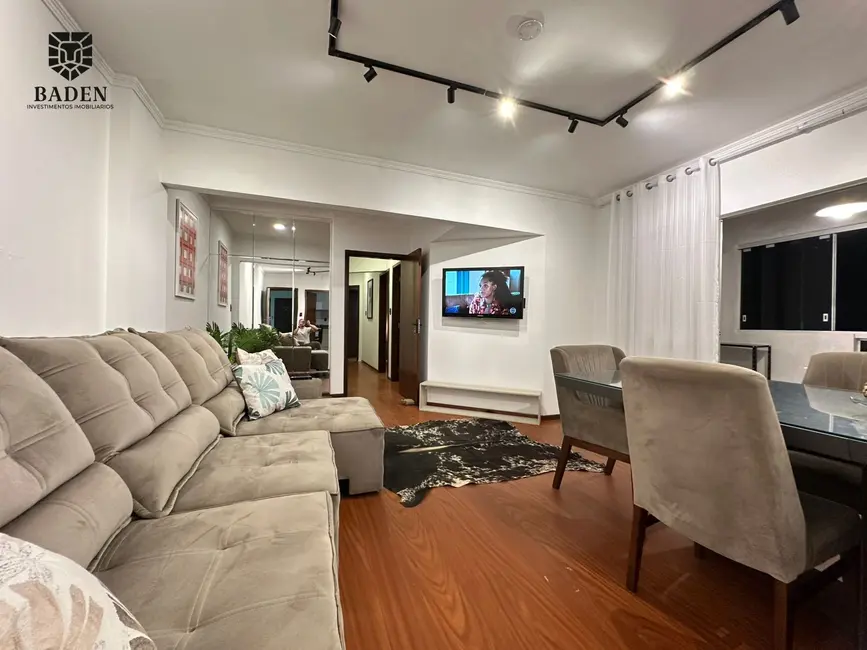 Foto 1 de Apartamento com 4 quartos à venda, 135m2 em Centro, Balneario Camboriu - SC