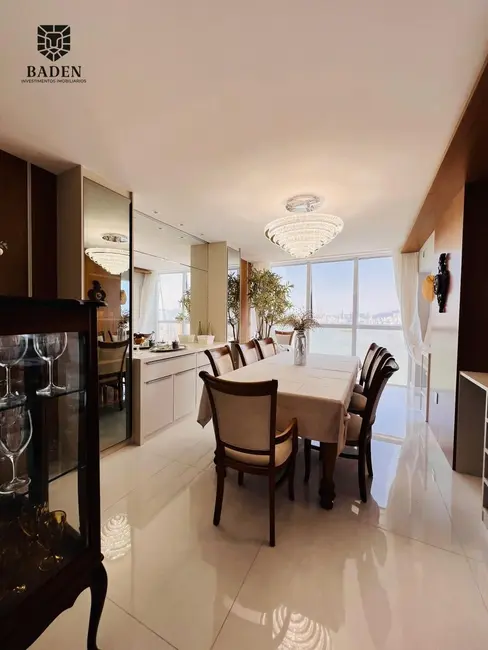 Apartamento com 4 quartos à venda, 190m2 em Pioneiros, Balneario Camboriu - SC - imagem 9 Foto 9 de Apartamento com 4 quartos à venda, 190m2 em Pioneiros, Balneario Camboriu - SC