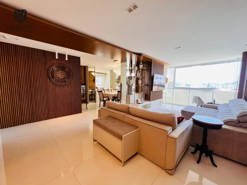 Foto 1 de Apartamento com 4 quartos à venda, 190m2 em Pioneiros, Balneario Camboriu - SC