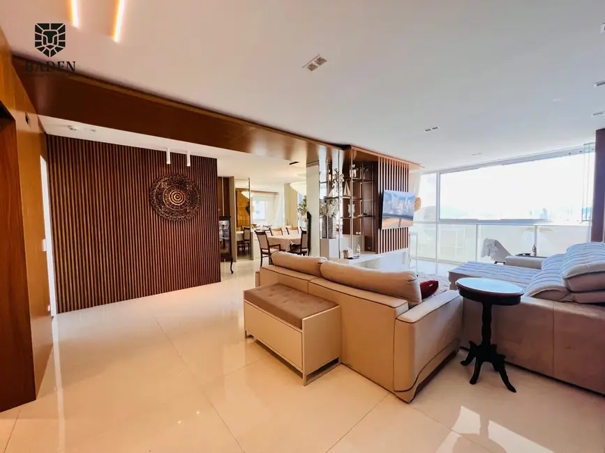 Foto 2 de Apartamento com 4 quartos à venda, 190m2 em Pioneiros, Balneario Camboriu - SC