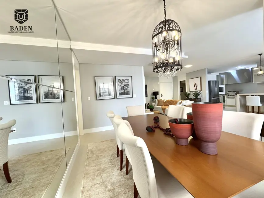 Apartamento com 3 quartos à venda, 153m2 em Balneario Camboriu - SC - imagem 5 Foto 5 de Apartamento com 3 quartos à venda, 153m2 em Balneario Camboriu - SC
