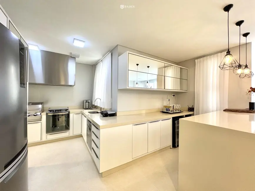 Foto 9 de Apartamento com 3 quartos à venda, 153m2 em Balneario Camboriu - SC