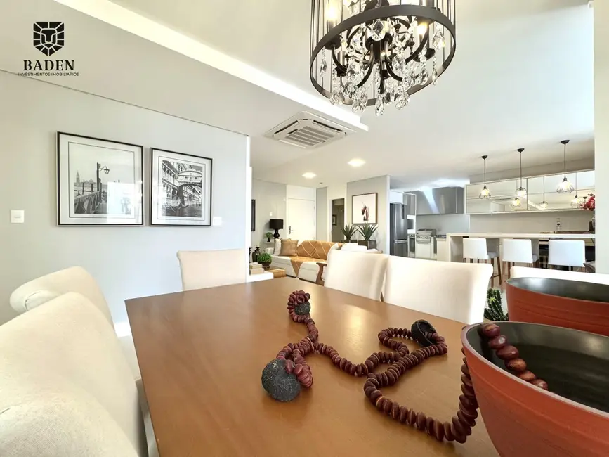 Apartamento com 3 quartos à venda, 153m2 em Balneario Camboriu - SC - imagem 6 Foto 6 de Apartamento com 3 quartos à venda, 153m2 em Balneario Camboriu - SC