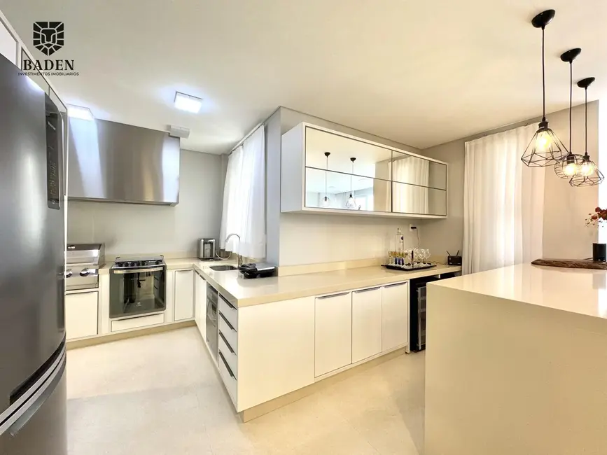 Apartamento com 3 quartos à venda, 153m2 em Balneario Camboriu - SC - imagem 9 Foto 9 de Apartamento com 3 quartos à venda, 153m2 em Balneario Camboriu - SC