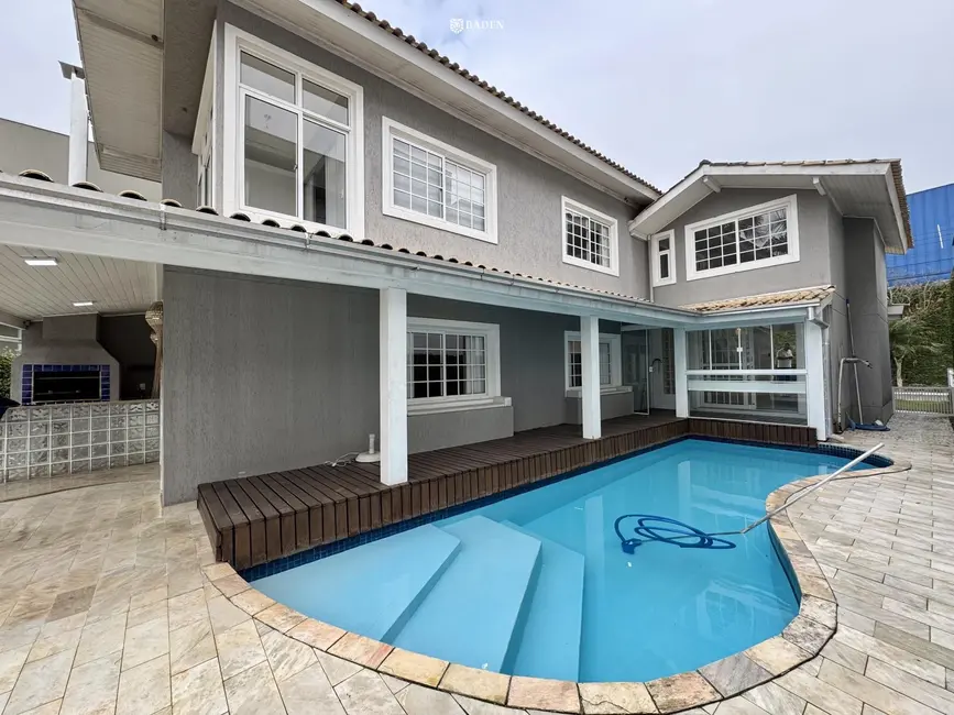 Foto 1 de Casa com 3 quartos à venda, 215m2 em Barra, Balneario Camboriu - SC
