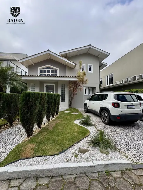 Foto 2 de Casa com 3 quartos para alugar, 215m2 em Barra, Balneario Camboriu - SC