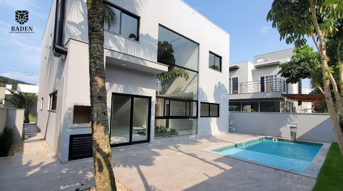 Foto 2 de Casa com 5 quartos à venda, 300m2 em Barra, Balneario Camboriu - SC