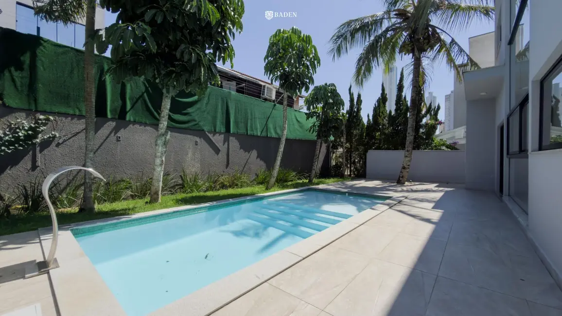 Foto 3 de Casa com 5 quartos à venda, 291m2 em Barra, Balneario Camboriu - SC