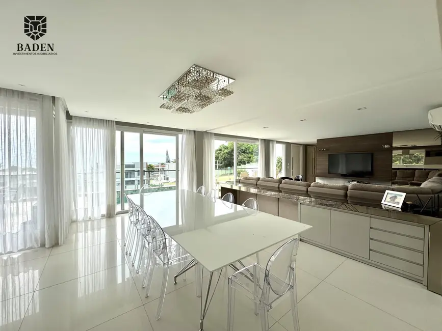 Casa de Condomínio com 6 quartos à venda, 670m2 em Balneario Camboriu - SC - imagem 8 Foto 8 de Casa de Condomínio com 6 quartos à venda, 670m2 em Balneario Camboriu - SC