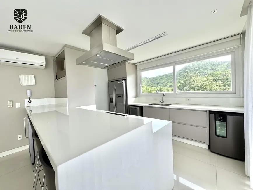 Casa de Condomínio com 6 quartos à venda, 670m2 em Balneario Camboriu - SC - imagem 5 Foto 5 de Casa de Condomínio com 6 quartos à venda, 670m2 em Balneario Camboriu - SC