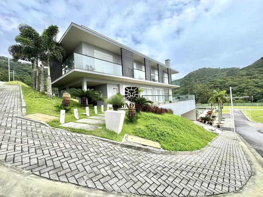 Foto 1 de Casa de Condomínio com 6 quartos à venda, 670m2 em Balneario Camboriu - SC