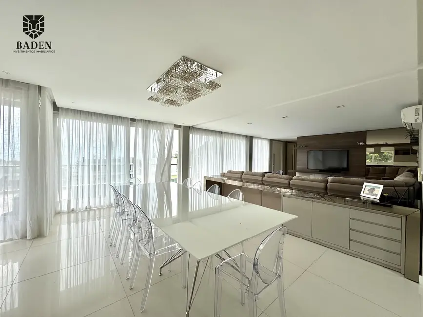 Casa de Condomínio com 6 quartos à venda, 670m2 em Balneario Camboriu - SC - imagem 7 Foto 7 de Casa de Condomínio com 6 quartos à venda, 670m2 em Balneario Camboriu - SC