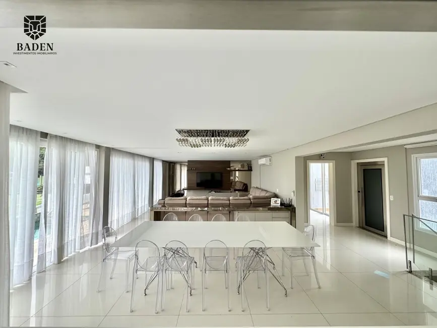 Casa de Condomínio com 6 quartos à venda, 670m2 em Balneario Camboriu - SC - imagem 6 Foto 6 de Casa de Condomínio com 6 quartos à venda, 670m2 em Balneario Camboriu - SC