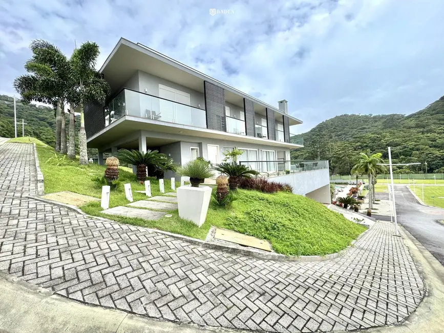 Foto 1 de Casa de Condomínio com 6 quartos à venda, 670m2 em Balneario Camboriu - SC