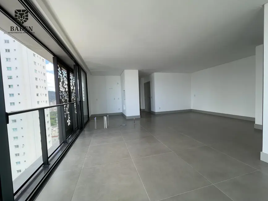 Apartamento com 3 quartos à venda, 125m2 em Pioneiros, Balneario Camboriu - SC - imagem 4 Foto 4 de Apartamento com 3 quartos à venda, 125m2 em Pioneiros, Balneario Camboriu - SC