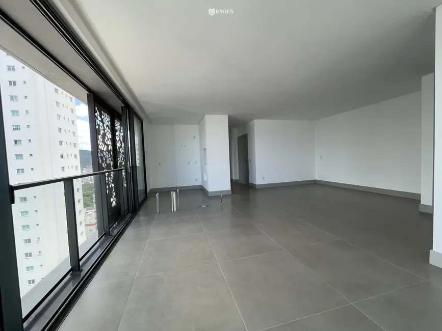 Foto 4 de Apartamento com 3 quartos à venda, 125m2 em Pioneiros, Balneario Camboriu - SC