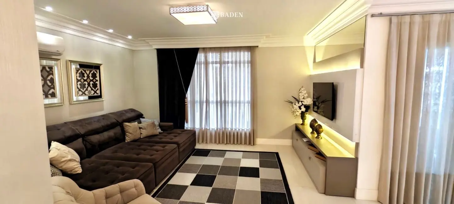 Foto 6 de Apartamento com 4 quartos à venda, 186m2 em Meia Praia, Itapema - SC