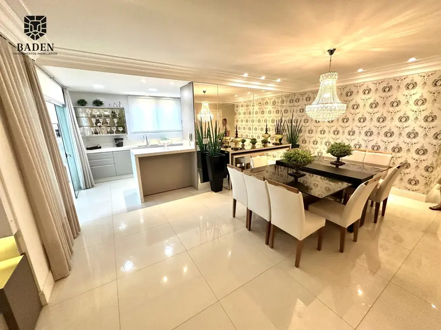 Foto 8 de Apartamento com 4 quartos à venda, 186m2 em Meia Praia, Itapema - SC