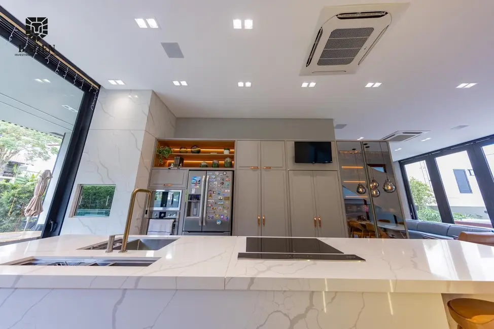 Casa de Condomínio com 4 quartos à venda, 380m2 em Estados, Balneario Camboriu - SC - imagem 9 Foto 9 de Casa de Condomínio com 4 quartos à venda, 380m2 em Estados, Balneario Camboriu - SC