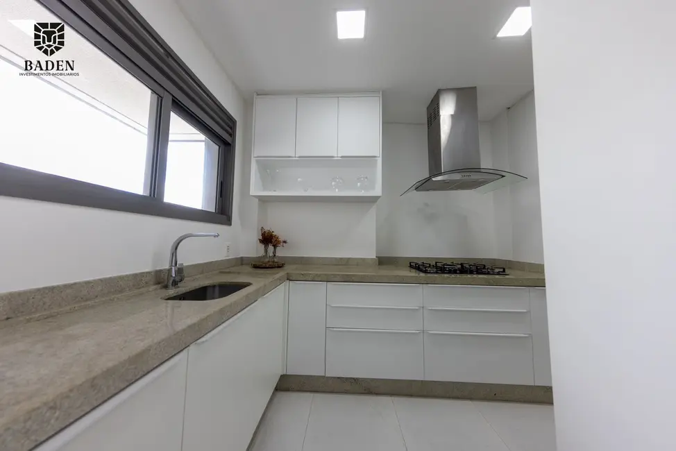 Apartamento com 4 quartos à venda, 165m2 em Centro, Balneario Camboriu - SC - imagem 5 Foto 5 de Apartamento com 4 quartos à venda, 165m2 em Centro, Balneario Camboriu - SC
