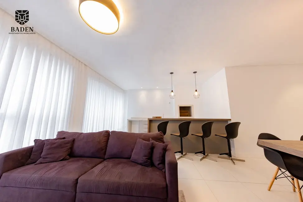 Apartamento com 4 quartos à venda, 165m2 em Centro, Balneario Camboriu - SC - imagem 3 Foto 3 de Apartamento com 4 quartos à venda, 165m2 em Centro, Balneario Camboriu - SC