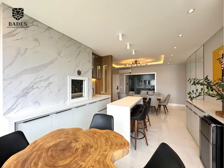 Foto 4 de Apartamento com 4 quartos à venda, 192m2 em Pioneiros, Balneario Camboriu - SC