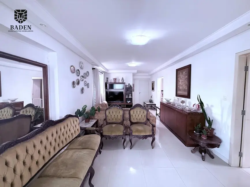 Apartamento com 2 quartos à venda, 100m2 em Pioneiros, Balneario Camboriu - SC - imagem 3 Foto 3 de Apartamento com 2 quartos à venda, 100m2 em Pioneiros, Balneario Camboriu - SC