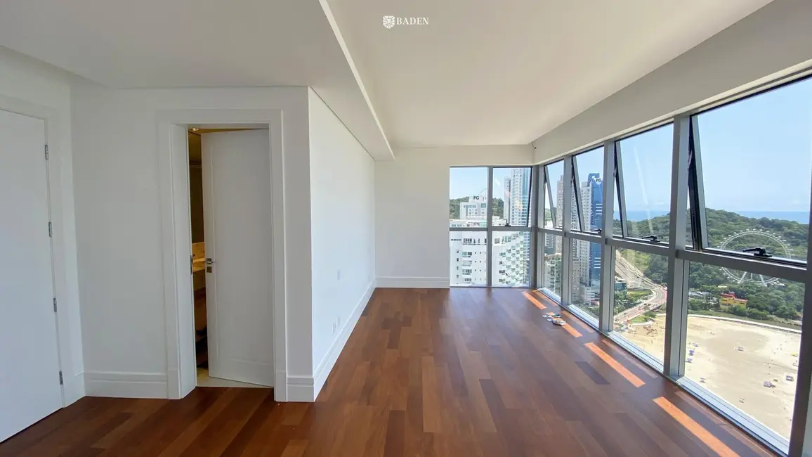 Foto 9 de Apartamento com 5 quartos à venda, 307m2 em Balneario Camboriu - SC