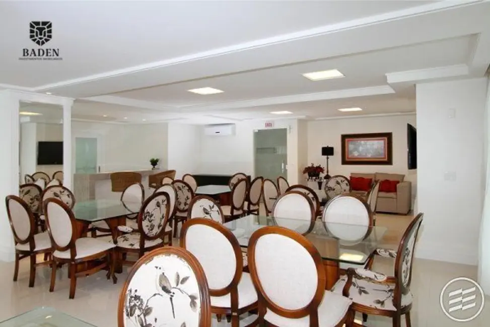 Apartamento com 3 quartos à venda, 139m2 em Centro, Balneario Camboriu - SC - imagem 4 Foto 4 de Apartamento com 3 quartos à venda, 139m2 em Centro, Balneario Camboriu - SC