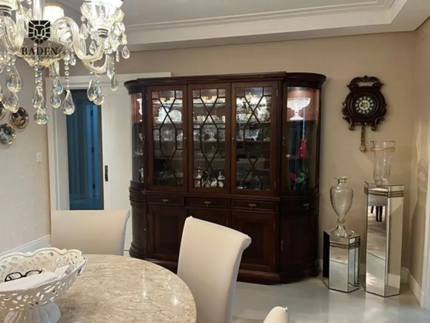 Apartamento com 3 quartos à venda, 139m2 em Centro, Balneario Camboriu - SC - imagem 5 Foto 5 de Apartamento com 3 quartos à venda, 139m2 em Centro, Balneario Camboriu - SC