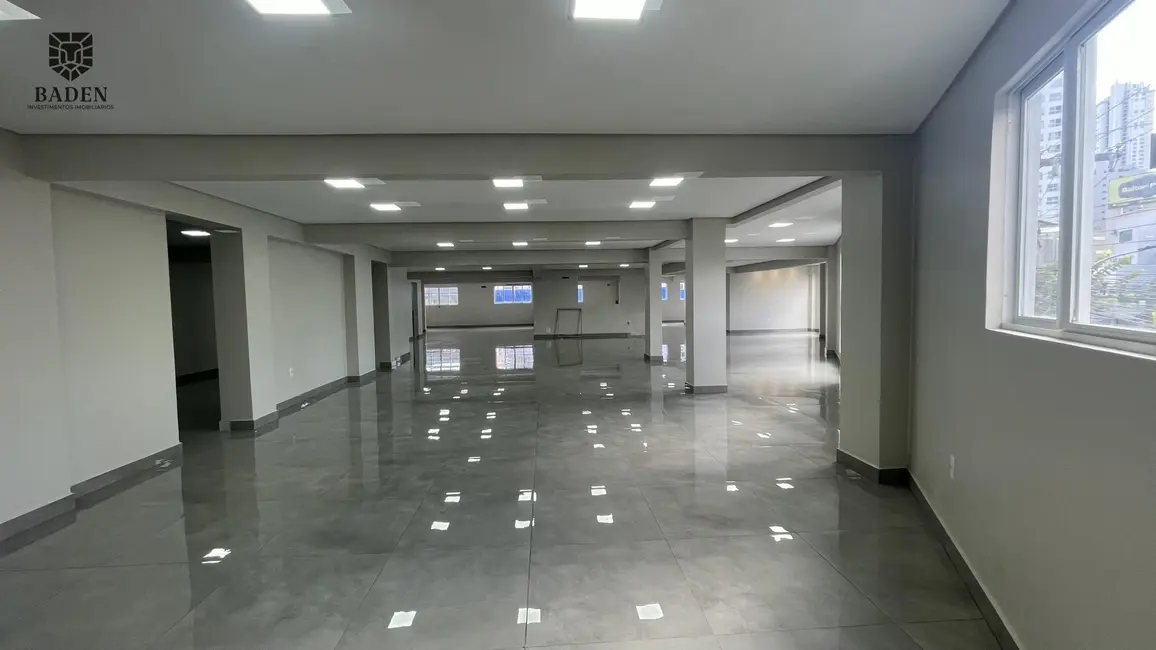Sala Comercial com 1 quarto para alugar, 361m2 em Centro, Balneario Camboriu - SC - imagem 3 Foto 3 de Sala Comercial com 1 quarto para alugar, 361m2 em Centro, Balneario Camboriu - SC