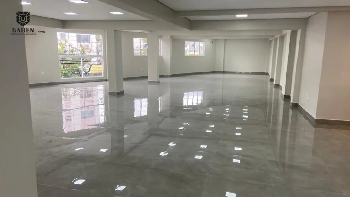 Sala Comercial com 1 quarto para alugar, 361m2 em Centro, Balneario Camboriu - SC - imagem 8 Foto 8 de Sala Comercial com 1 quarto para alugar, 361m2 em Centro, Balneario Camboriu - SC